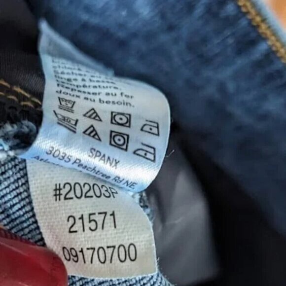 SPANX | Distressed Denim Leggings - Picture 8 of 14